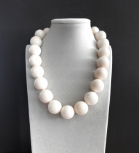 Бусы коралл молочный 1700 д.22мм -  Интернет-магазин бижутерии и жемчуга " Ruspearls" , Екатеринбург 